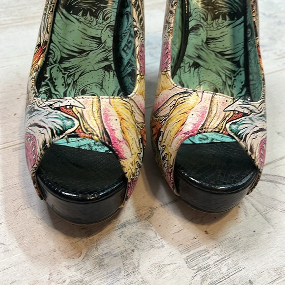 Rare Iron Fist Shark Bite Peep Toe Heels Size 8 - Picture 3 of 9